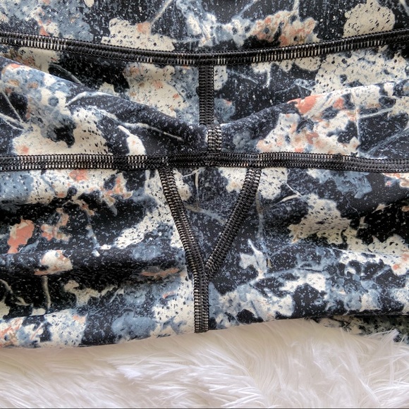 Lululemon Wunder Under Tight Spring Bloom - Picture 4 of 6